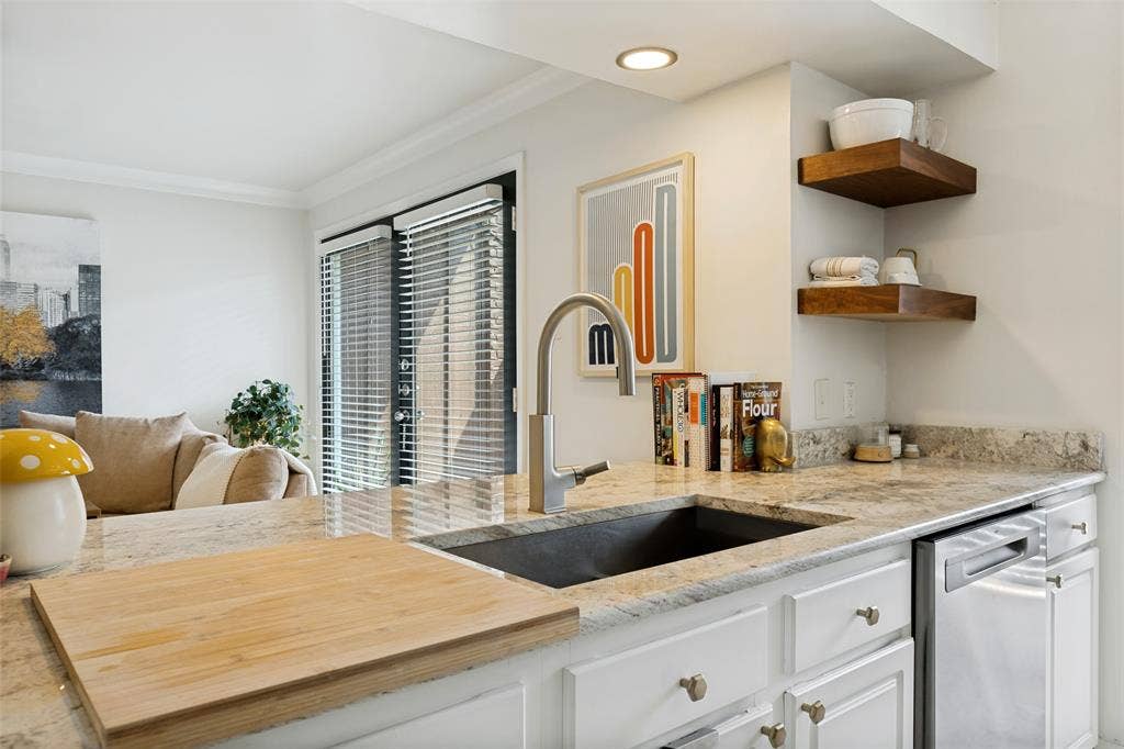 5938 Sandhurst Lane, #104, Dallas, TX 75206 Custom White Oak Floating Shelves