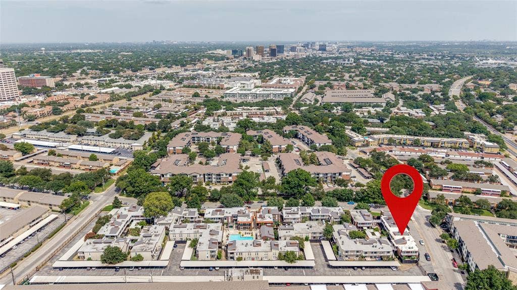 5938 Sandhurst Lane, #104, Dallas, TX 75206 Looking North
