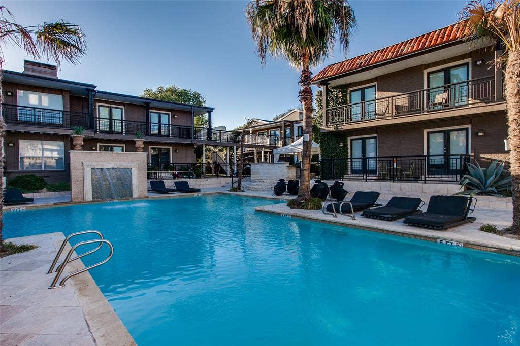5938 Sandhurst Lane, #104, Dallas, TX 75206 Water Features