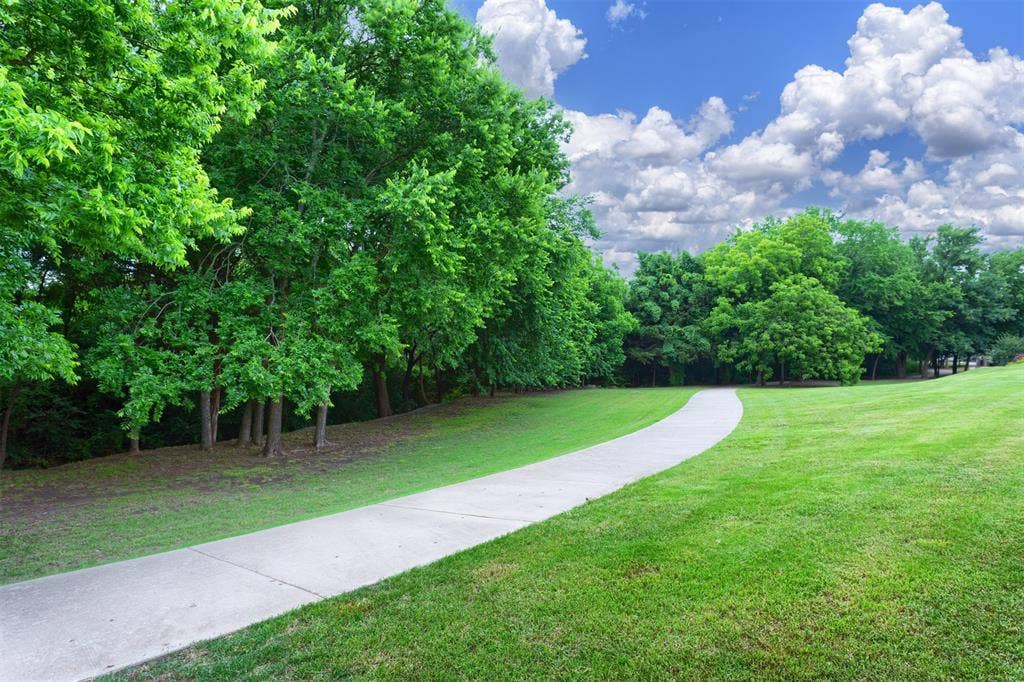 1212 Steepleview Lane, McKinney, TX 75069 Walking trails