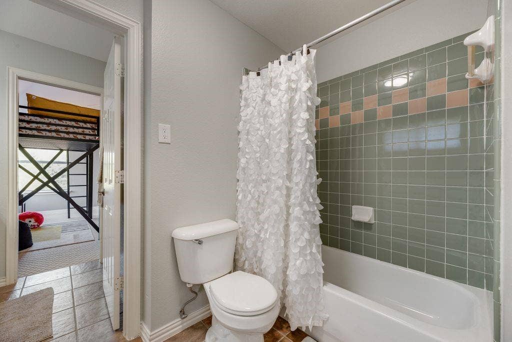 4129 Glenbrook Drive, Richardson, TX 75082 4129 Glenbrook Drive, Richardson, TX 75082