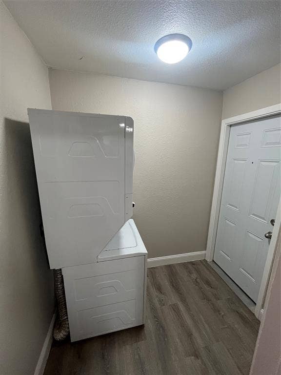 820 E Edith Street, Irving, TX 75061 820 E Edith Street, Irving, TX 75061