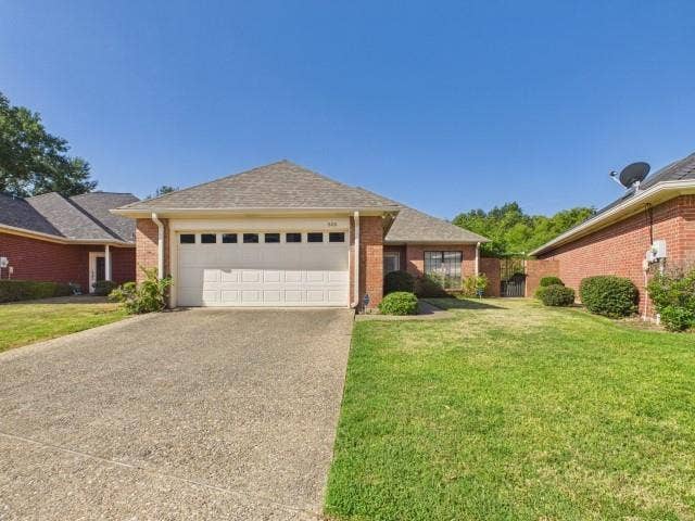 Property photo for 806 Torribrooke Lane, Athens, TX
