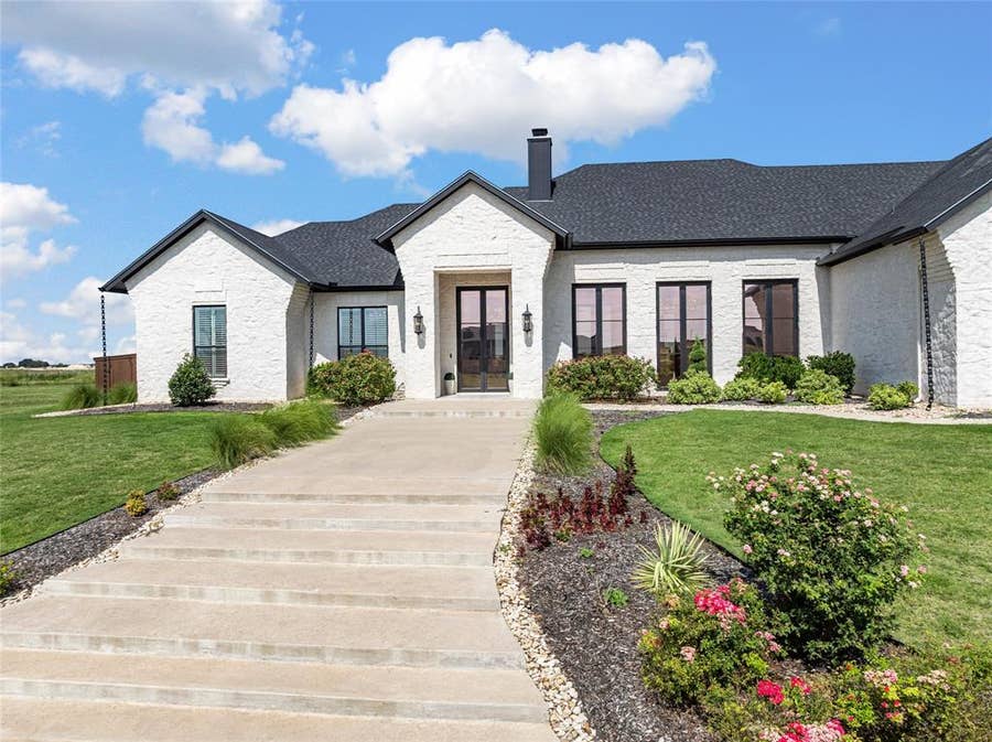 Property photo for 134 Sunflower Street, Lorena, TX
