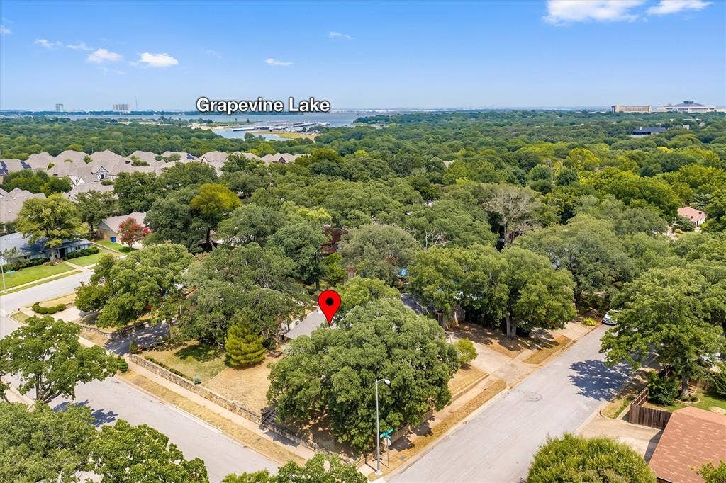 1006 N Lucas Drive, Grapevine, TX 76051 1006 N Lucas Drive, Grapevine, TX 76051