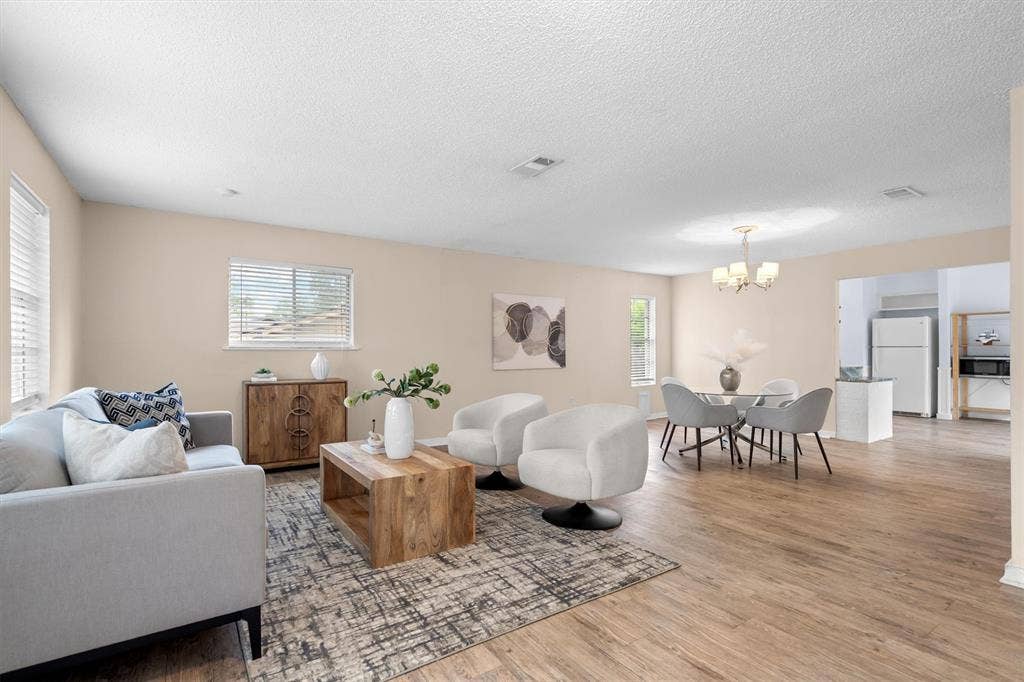 1006 N Lucas Drive, Grapevine, TX 76051 1006 N Lucas Drive, Grapevine, TX 76051
