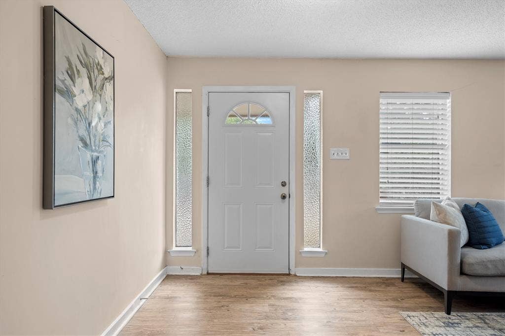 1006 N Lucas Drive, Grapevine, TX 76051 1006 N Lucas Drive, Grapevine, TX 76051
