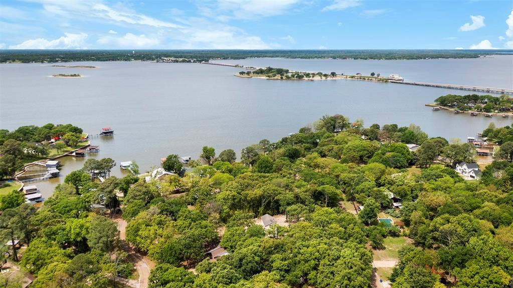 111 Island Park Drive, Gun Barrel City, TX 75156 111 Island Park Drive, Gun Barrel City, TX 75156