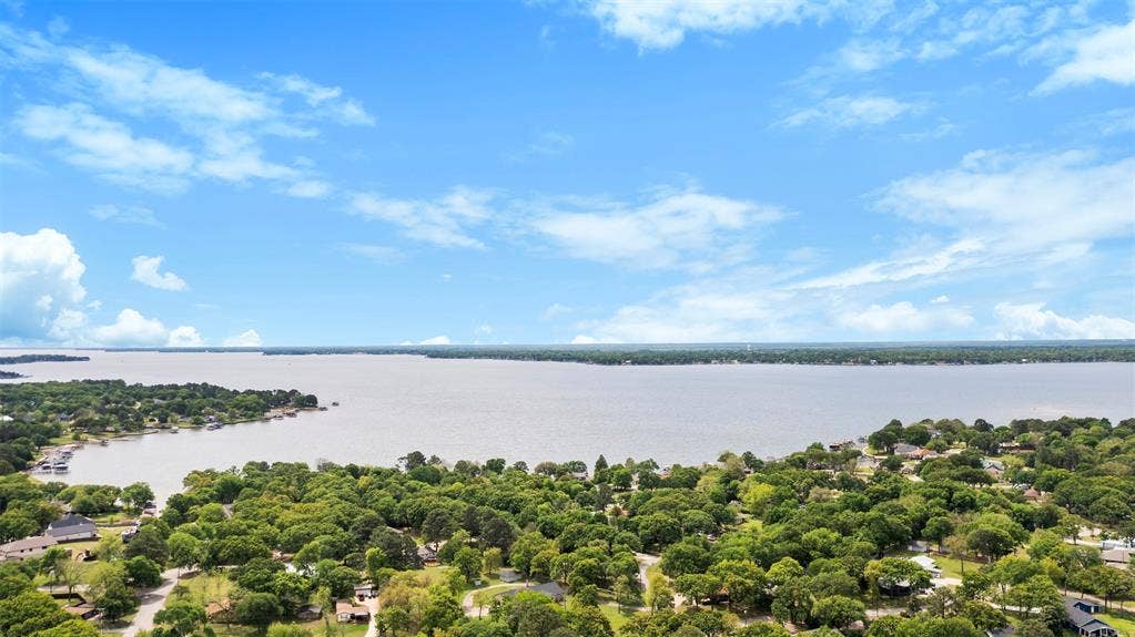 111 Island Park Drive, Gun Barrel City, TX 75156 111 Island Park Drive, Gun Barrel City, TX 75156