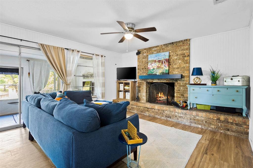 111 Island Park Drive, Gun Barrel City, TX 75156 111 Island Park Drive, Gun Barrel City, TX 75156