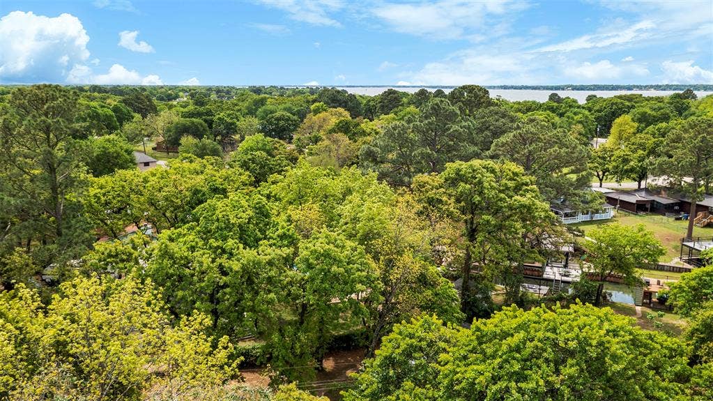111 Island Park Drive, Gun Barrel City, TX 75156 111 Island Park Drive, Gun Barrel City, TX 75156