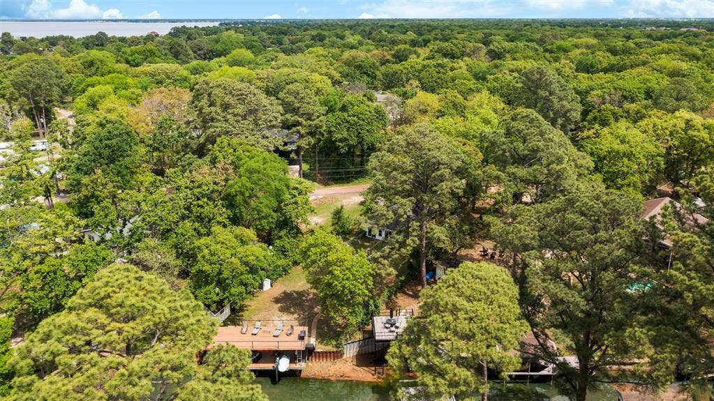 111 Island Park Drive, Gun Barrel City, TX 75156 111 Island Park Drive, Gun Barrel City, TX 75156