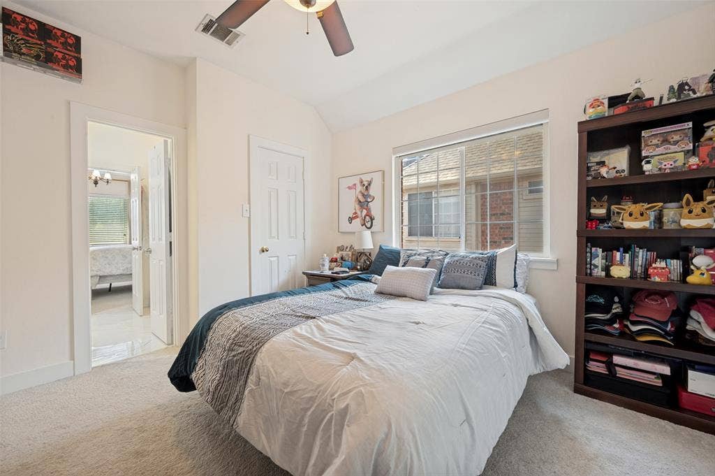 8524 Wellington Point Drive, Irving, TX 75063 Secondary bedroom