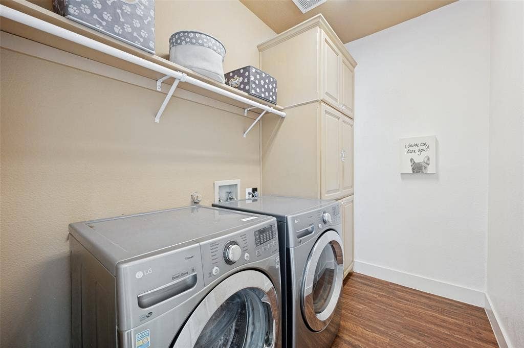 8524 Wellington Point Drive, Irving, TX 75063 Laundry Room