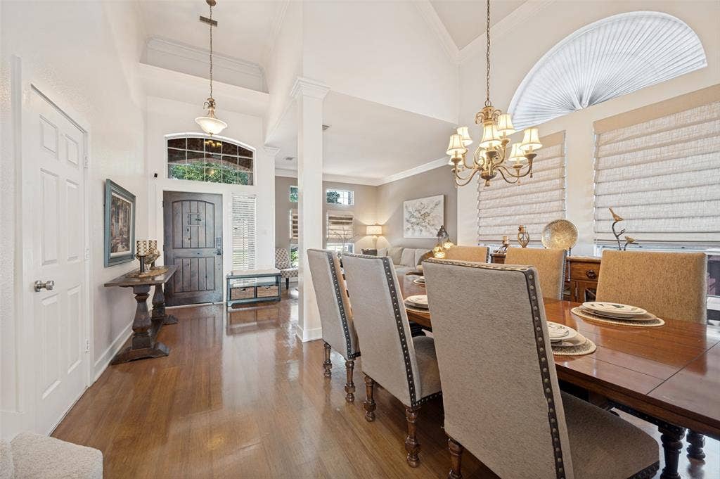 8524 Wellington Point Drive, Irving, TX 75063 Entry, formal living and dinning combined