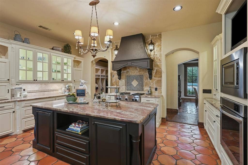 1501 Oaklawn Court, Aledo, TX 76008 1501 Oaklawn Court, Aledo, TX 76008