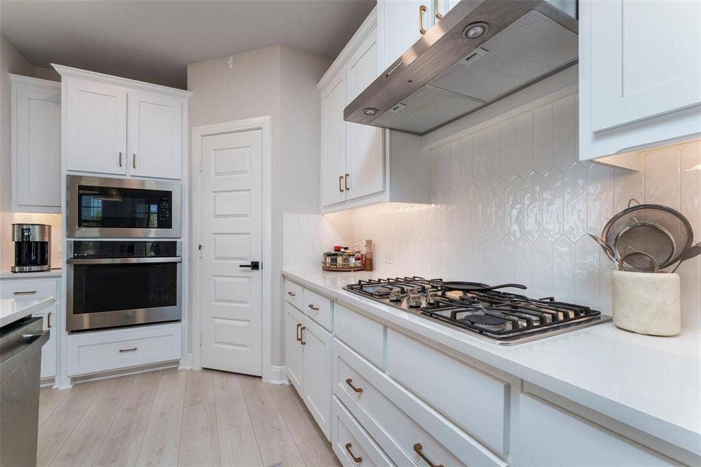 905 Carnation Drive, Crowley, TX 76036 905 Carnation Drive, Crowley, TX 76036