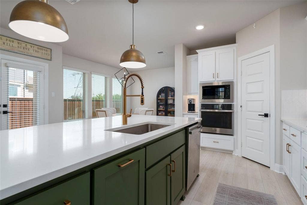 905 Carnation Drive, Crowley, TX 76036 905 Carnation Drive, Crowley, TX 76036