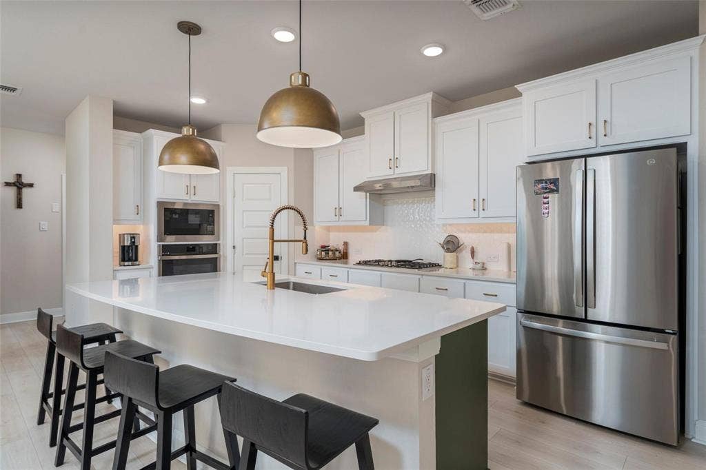 905 Carnation Drive, Crowley, TX 76036 905 Carnation Drive, Crowley, TX 76036