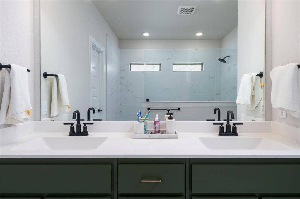 905 Carnation Drive, Crowley, TX 76036 905 Carnation Drive, Crowley, TX 76036