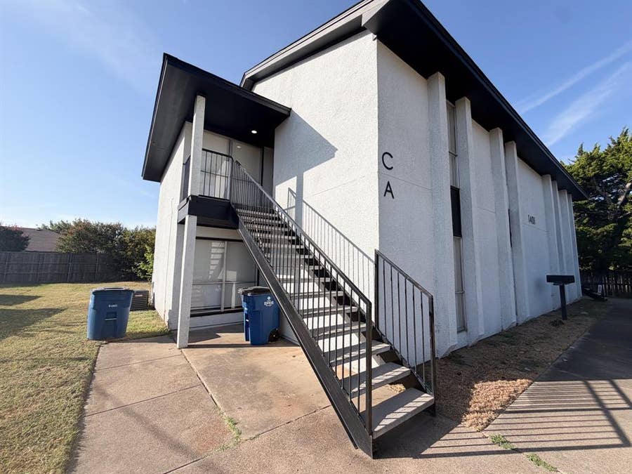 Property photo for 1401 Old Bardwell Road, #C, Ennis, TX