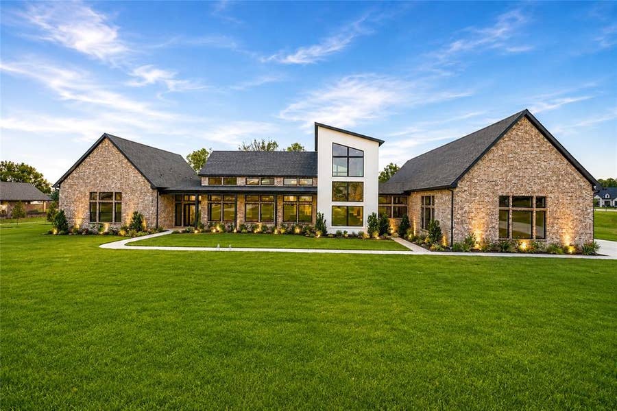 Property photo for 6309 Big Elk Drive, Fort Worth, TX