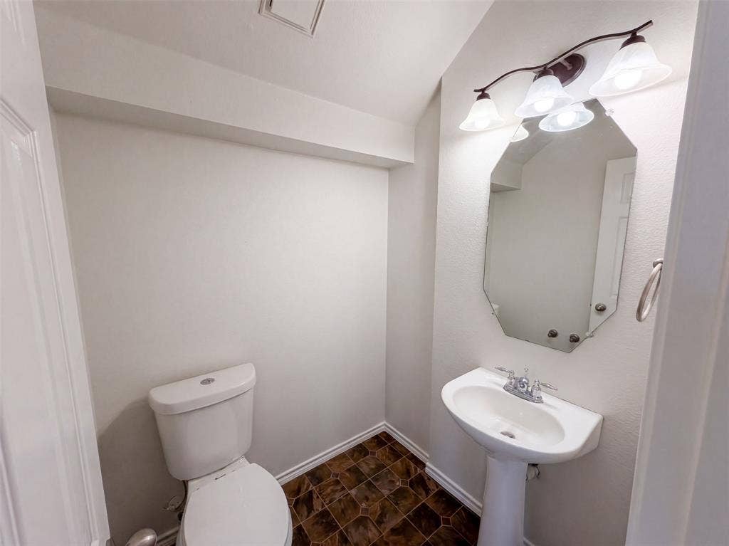 1402 Stone Oak Court, Cedar Hill, TX 75104 1402 Stone Oak Court, Cedar Hill, TX 75104
