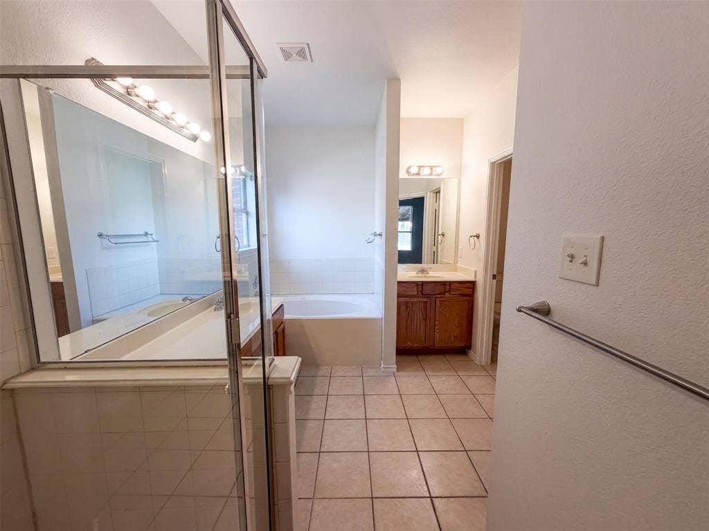 1402 Stone Oak Court, Cedar Hill, TX 75104 1402 Stone Oak Court, Cedar Hill, TX 75104