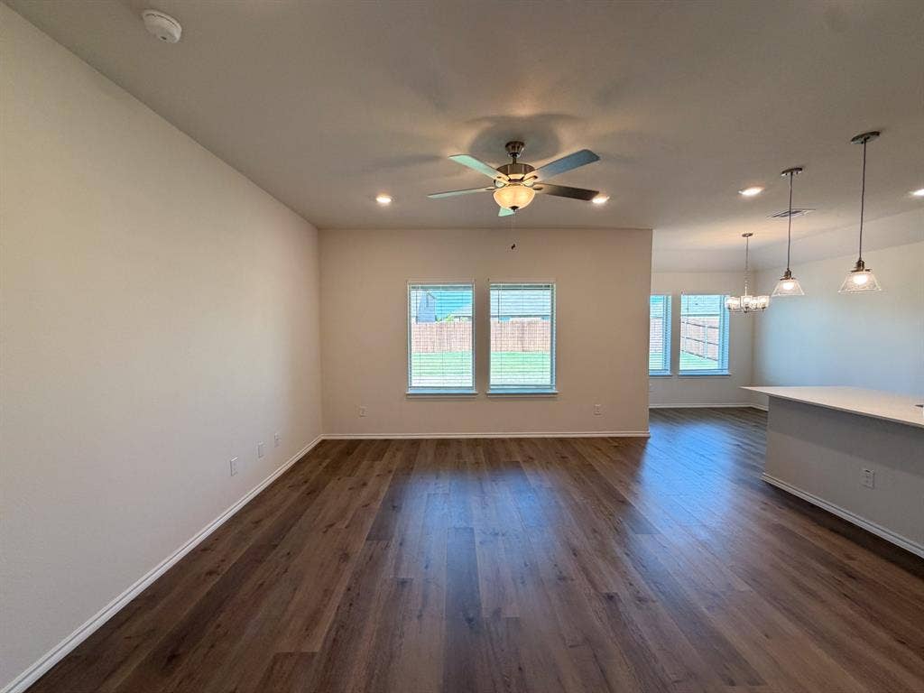369 Thoroughbred Street, Waxahachie, TX 75165 369 Thoroughbred Street, Waxahachie, TX 75165