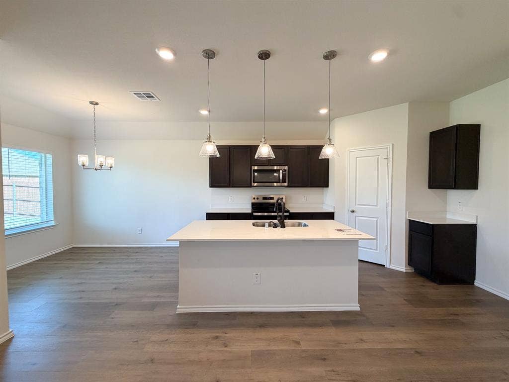 369 Thoroughbred Street, Waxahachie, TX 75165 369 Thoroughbred Street, Waxahachie, TX 75165