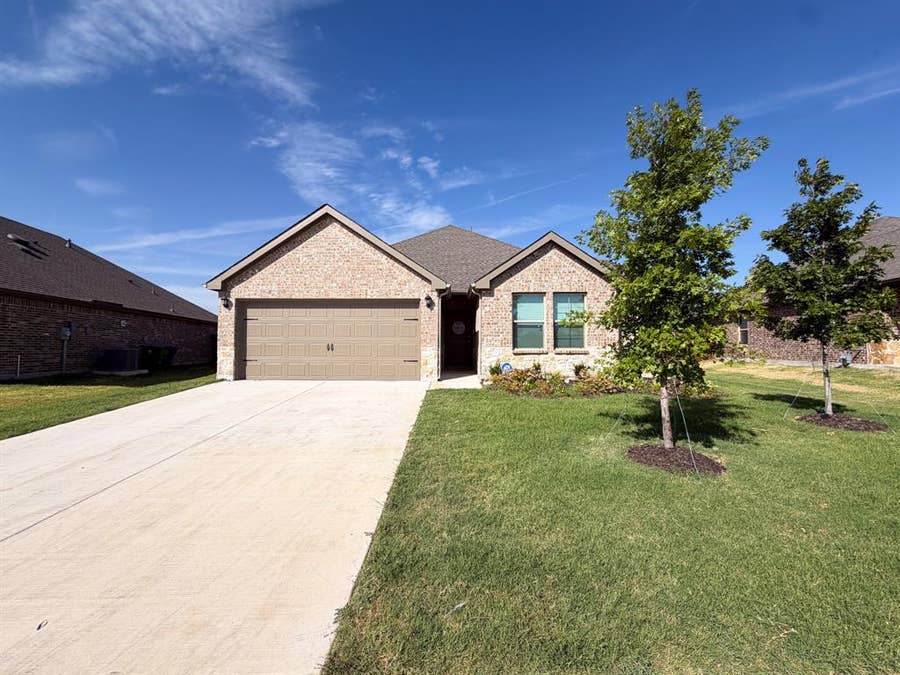 Property photo for 369 Thoroughbred Street, Waxahachie, TX