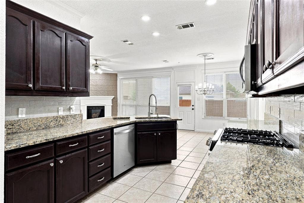 6427 Miranda Drive, Fort Worth, TX 76131 6427 Miranda Drive, Fort Worth, TX 76131