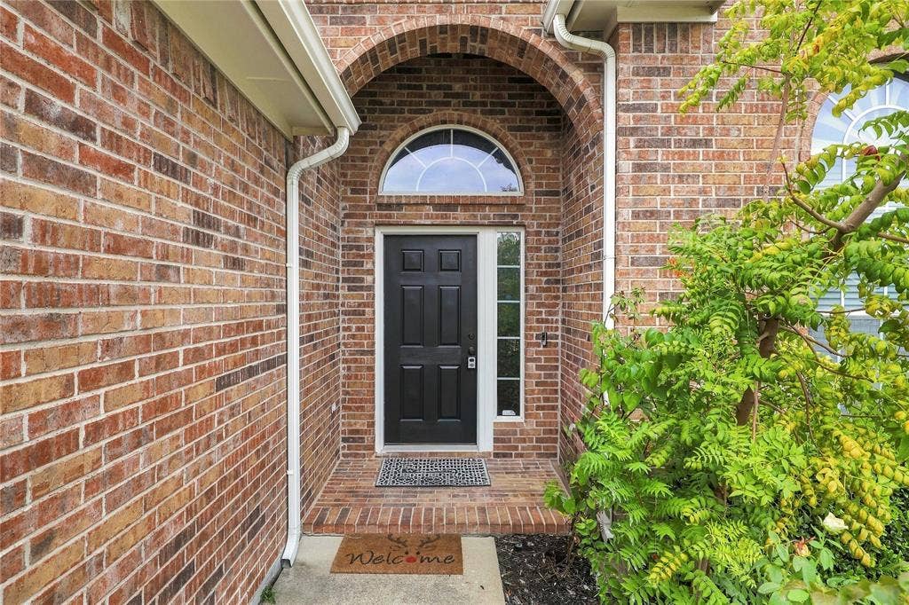 6427 Miranda Drive, Fort Worth, TX 76131 6427 Miranda Drive, Fort Worth, TX 76131