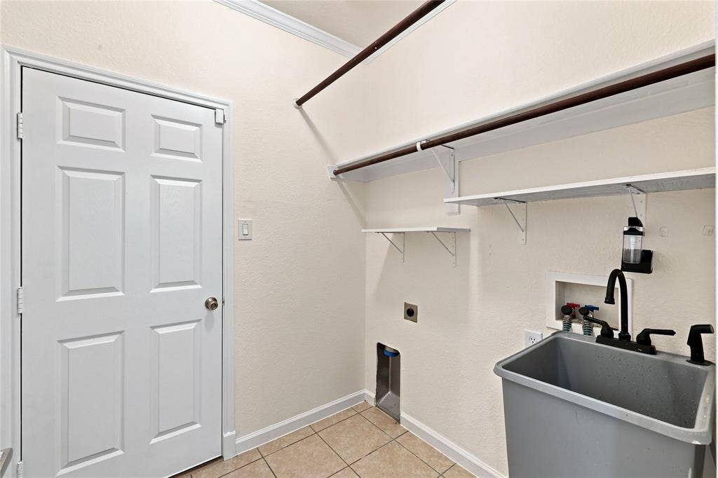 6427 Miranda Drive, Fort Worth, TX 76131 6427 Miranda Drive, Fort Worth, TX 76131