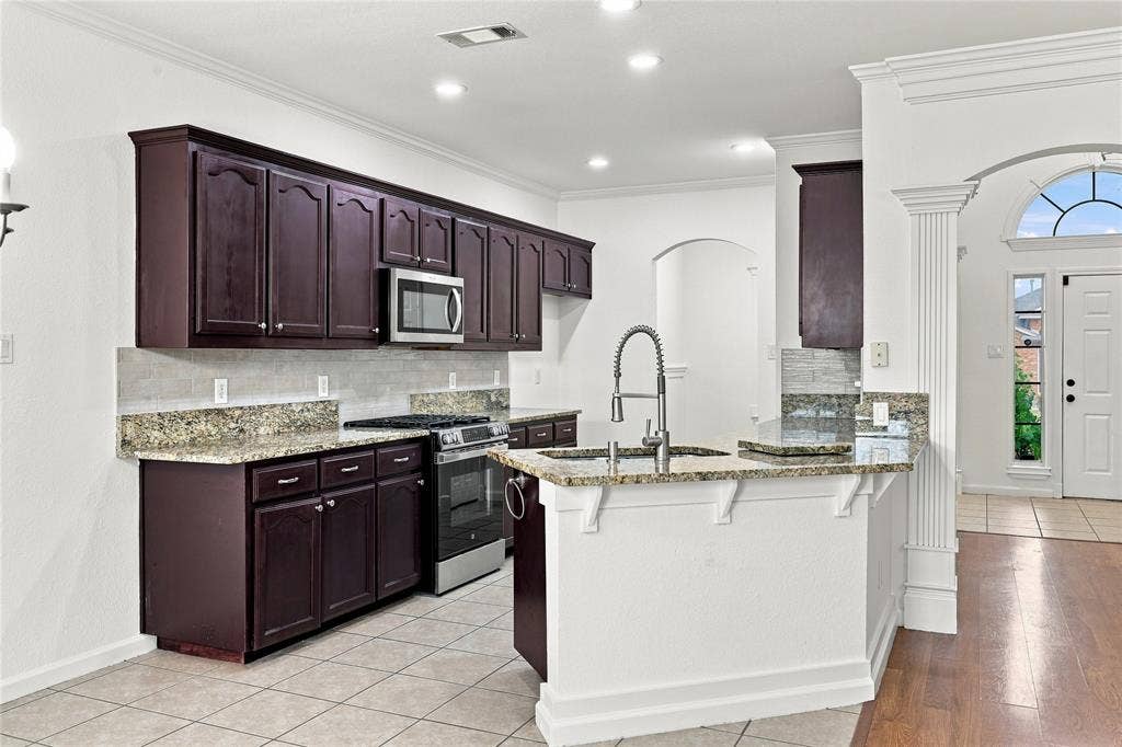 6427 Miranda Drive, Fort Worth, TX 76131 6427 Miranda Drive, Fort Worth, TX 76131