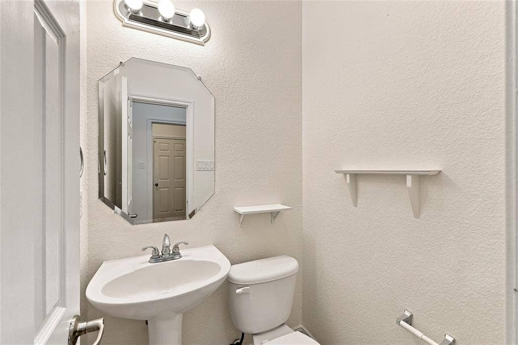 6427 Miranda Drive, Fort Worth, TX 76131 6427 Miranda Drive, Fort Worth, TX 76131