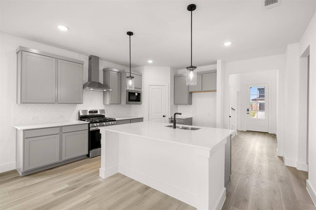 304 Sequoia- Kitchen-1.jpg