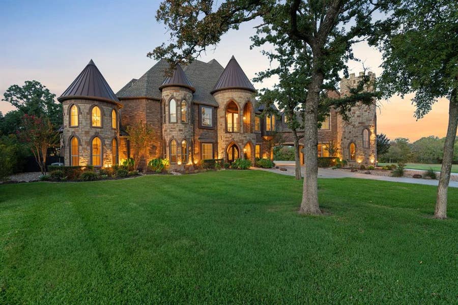 Property photo for 664 Manor Drive, Argyle, TX