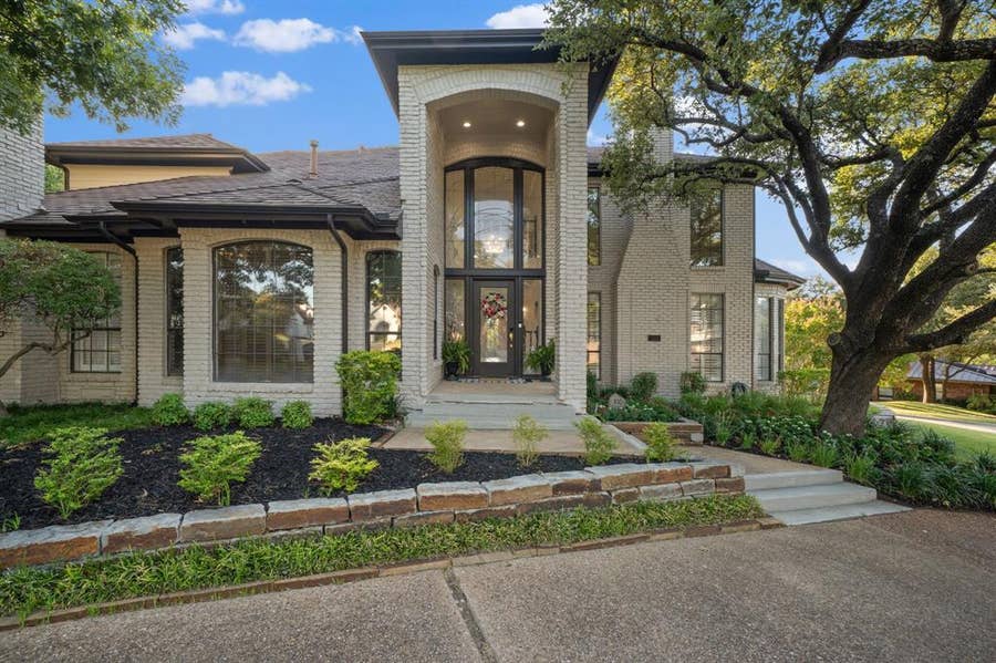 Property photo for 100 Krohn Court, Irving, TX