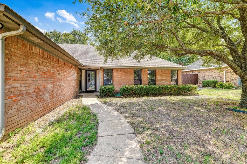 8241 Christie Drive, Frisco, TX 75033 8241 Christie Drive, Frisco, TX 75033