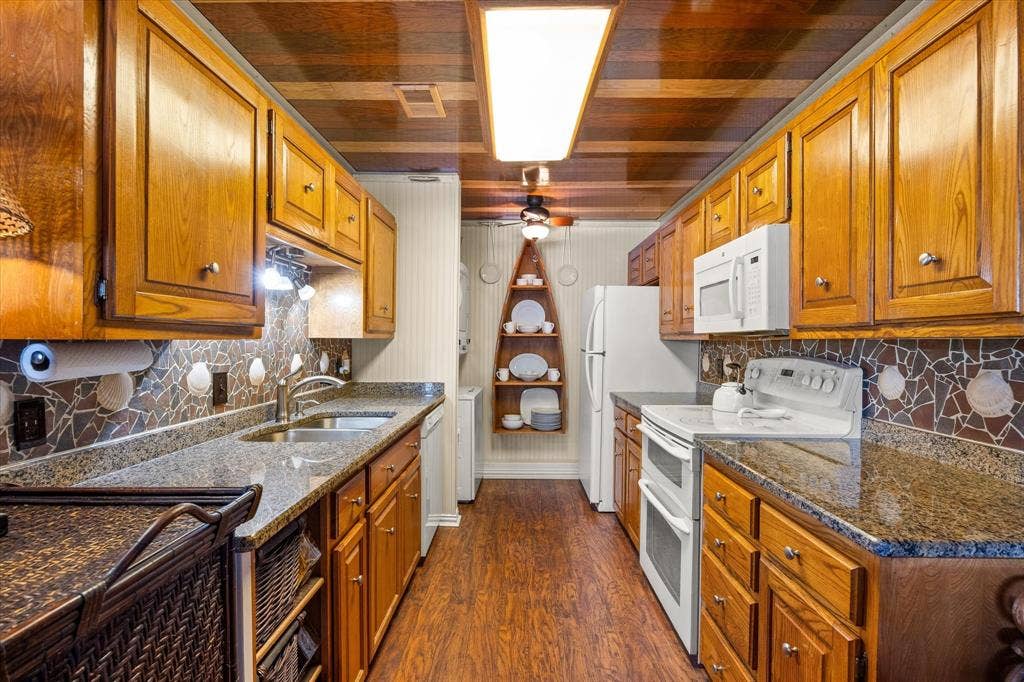6606 Carol Court, Granbury, TX 76048 Kitchen, with lovely details