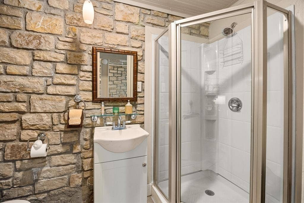 6606 Carol Court, Granbury, TX 76048 6606 Carol Court, Granbury, TX 76048