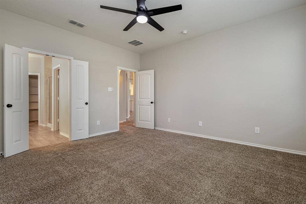 928 Dove Cove, Argyle, TX 76226 Primary bedroom. Split floorplan