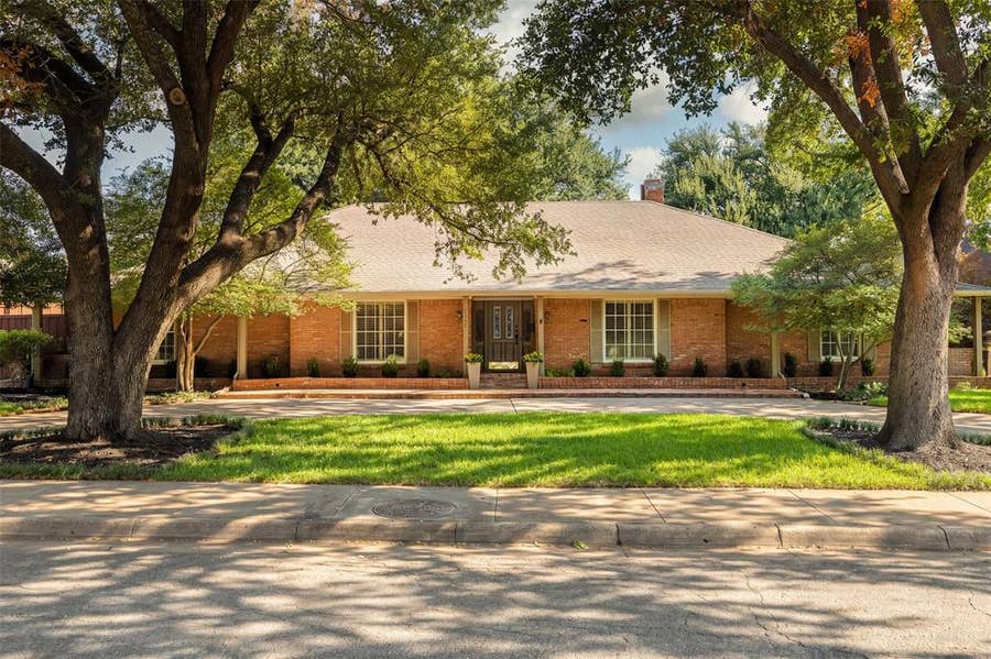 Property photo for 7117 Chipperton Drive, Dallas, TX