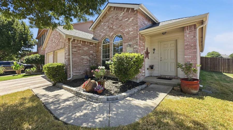 Property photo for 4324 Westbend Lane, Fort Worth, TX