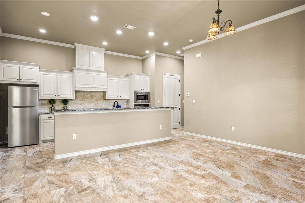 3503 Fountain Way, Granbury, TX 76049