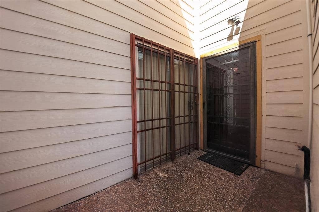 7335 Antoine Drive, Houston, TX 77088 7335 Antoine Drive, Houston, TX 77088