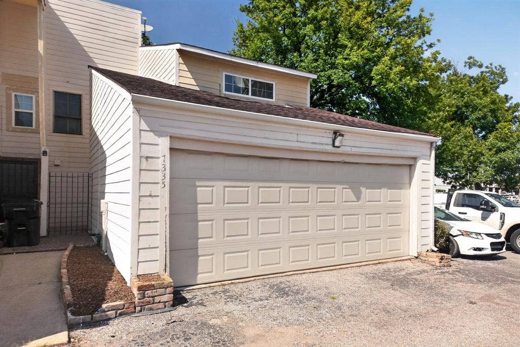 7335 Antoine Drive, Houston, TX 77088 7335 Antoine Drive, Houston, TX 77088