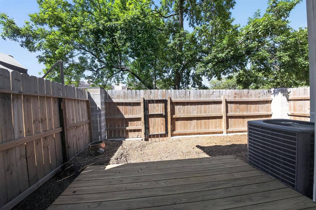 7335 Antoine Drive, Houston, TX 77088 7335 Antoine Drive, Houston, TX 77088