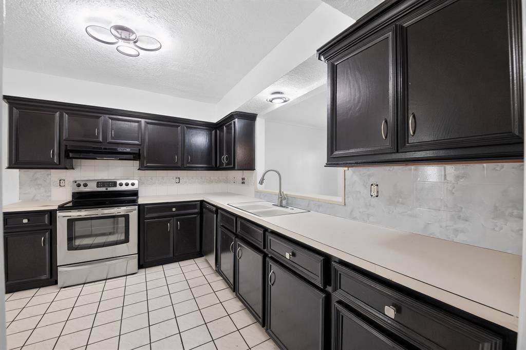 7335 Antoine Drive, Houston, TX 77088 7335 Antoine Drive, Houston, TX 77088